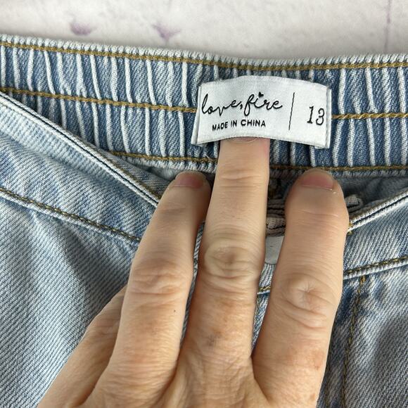 Love, Fire Light Wash Wide Leg Cargo Jeans Size 13/31 - Picture 7 of 9